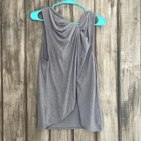 Fabletics XL twisted back tank - Picture 4 of 5